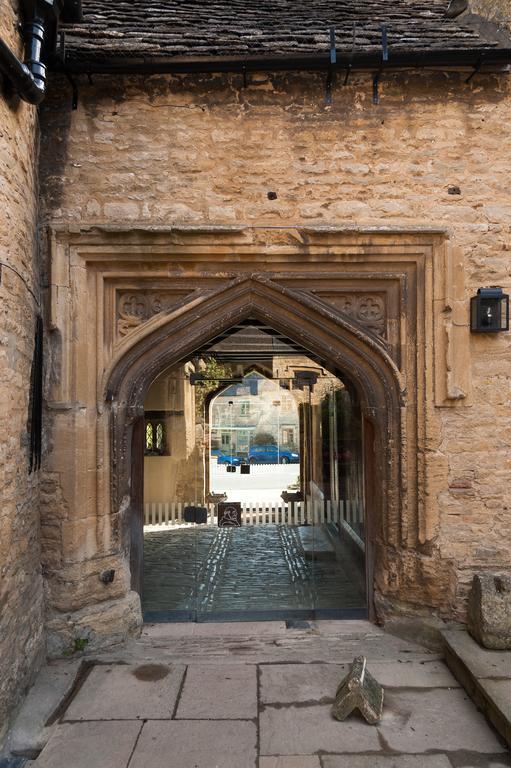 The Crown Hotel Shipton under Wychwood Exterior photo